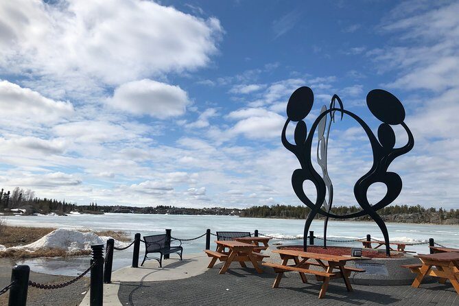 Yellowknife City Tour + Nature's North Wildlife Gallery - Key Points