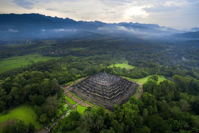 Yogyakarta, Bromo, Tumpaksewu Waterfall, Ijen Blue Fire, Bali. - An In-Depth Look at the Itinerary