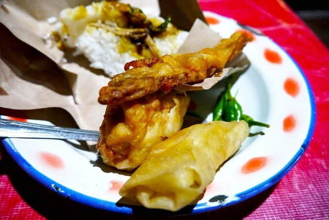 Yogyakarta Night Food Discovery - Starting Point: Yogyakarta Tugu Monument
