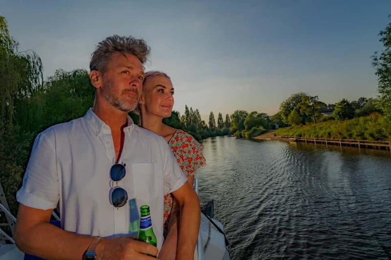 York: Evening Cruise With Strawberries & Cream + Drink - A Calm Cruise with a Touch of Luxury