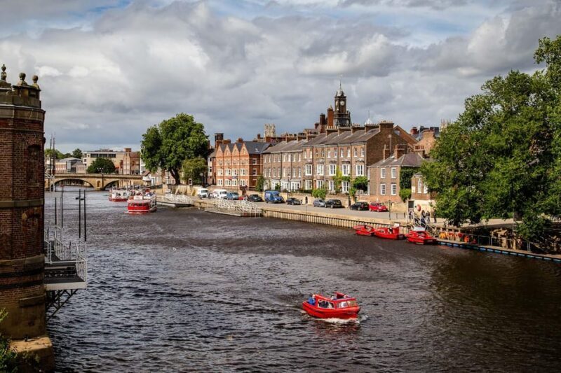 York: Guided Photography Walking Tour - Key Points
