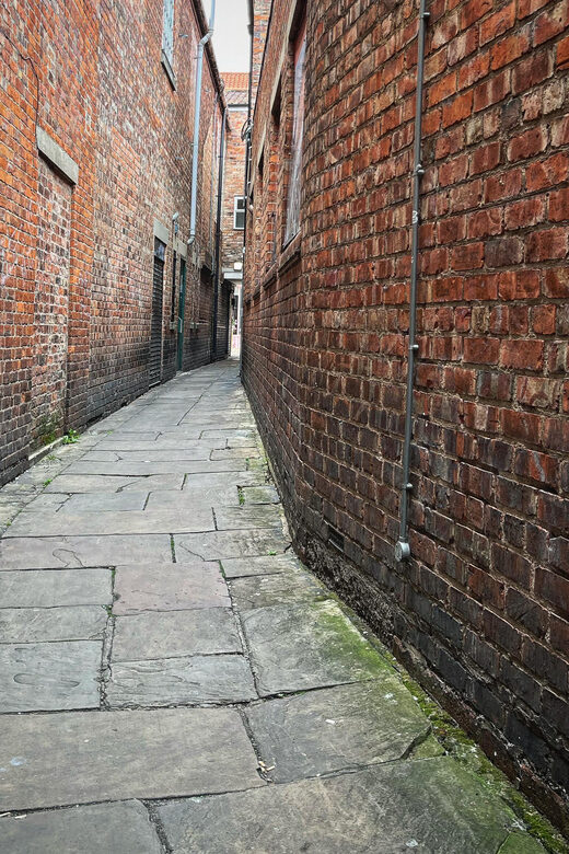 Yorks Snickelways Story Walking Tour - The Walk and Its Practicalities