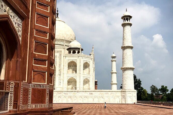 Your Date with Taj Mahal Full-Day Private Guided Tour with Pickup - The Experience in Detail