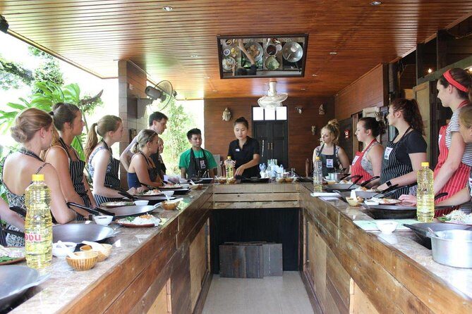 Your Introduction to the Thai Kitchen - Menu Set 3 - Market Visit: A Sensory Feast
