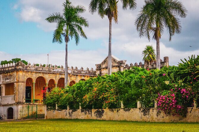 Yucatecan Hacienda and Uxmal Tour with Traditional Food - Authenticity and Value