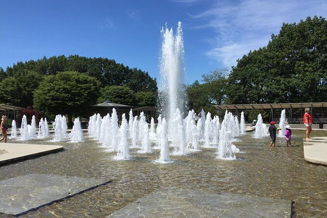 YVR - Vancouver's Airport  Whistler( Private Transfer Sightseeing Tour) - Queen Elizabeth Park