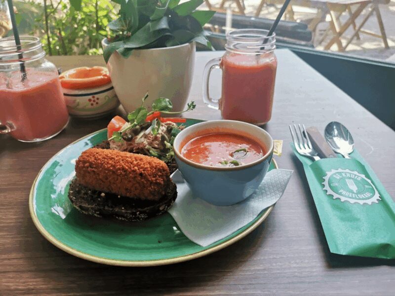 Zaandijk: Dutch Traditional 2 course Lunch including drink - Key Points