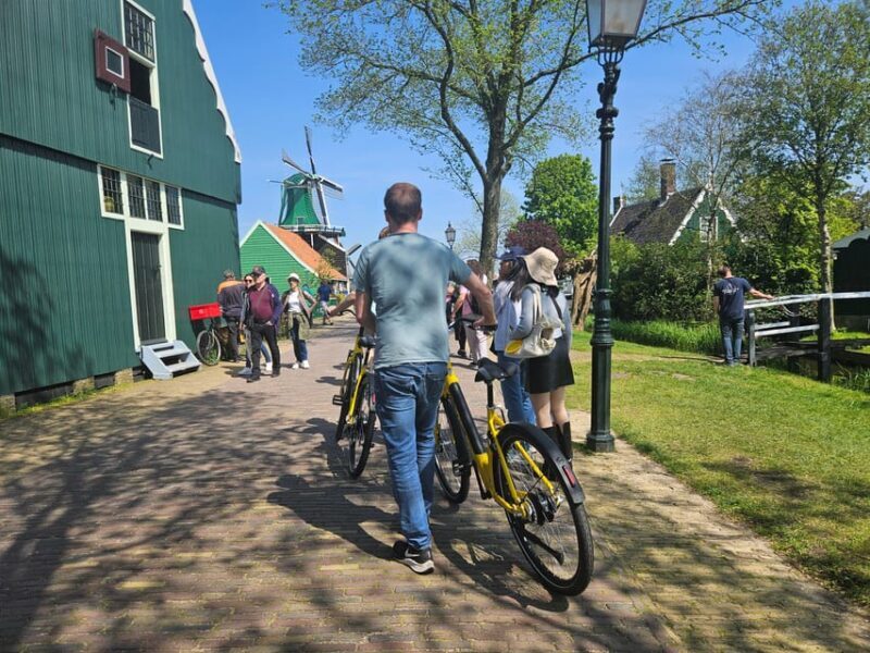 Zaanse Schans: E-bike day trip: Windmills, Cheese and Nature - FAQs