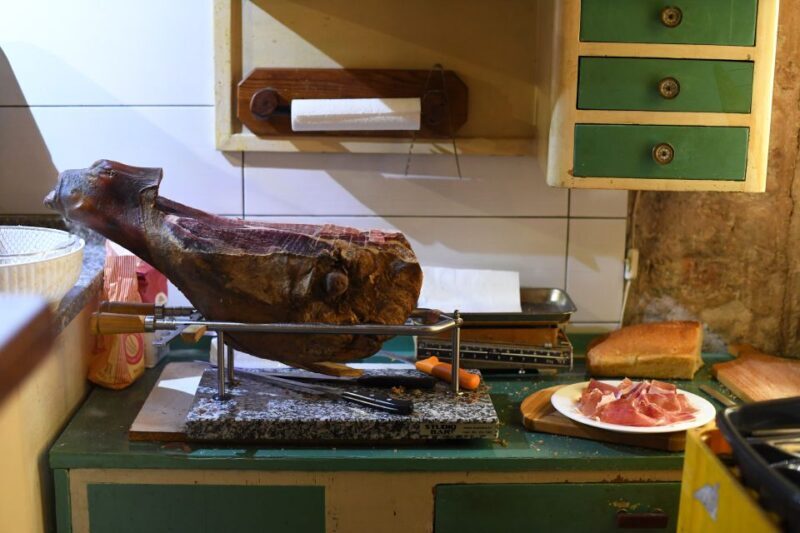 Zadar: Culinary Walking Tour with Food Tastings - Who Should Book This Tour?