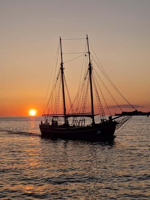 Zadar: Sunset Cruise on Traditional Boat with Wine - The Itinerary: A Well-Curated, Relaxed Journey