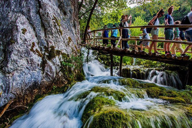 Zadar to Plitvice lakes: Guided tour with pre-booked tickets - Transportation, Crowd Management & Tips