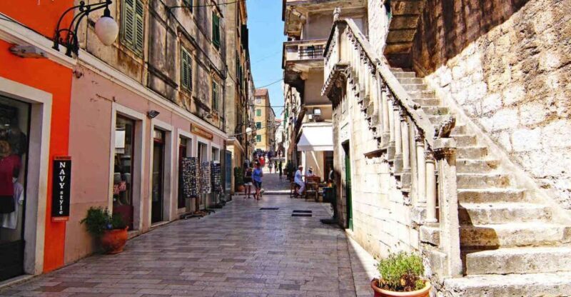 Zadar: Zadar Private History Walking Tour of Old Town - Key Points