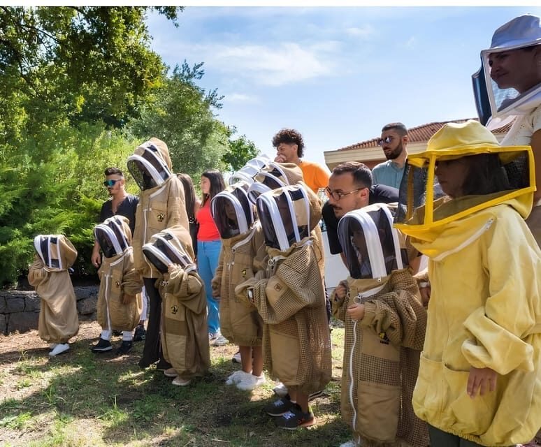 Zafferana Etnea:Honey extraction workshop and honey tasting - The Experience: A Closer Look