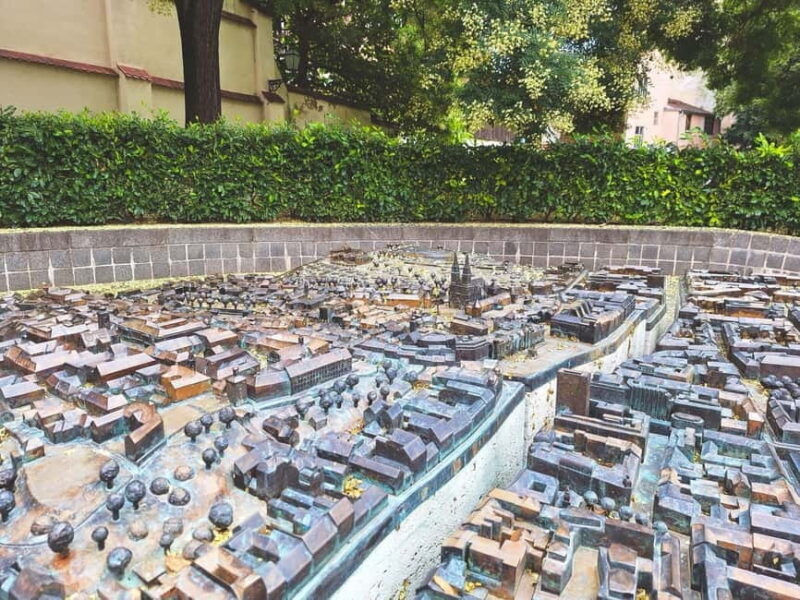 Zagreb: Explore with an Art Historian  Private Walking Tour - A Deep Dive into the Zagreb Art Historian Tour