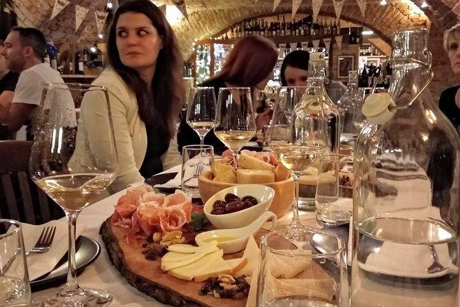 Zagreb Walking Food Tour - Sightseeing - Dolac market visit - Upper Town Gornji Grad