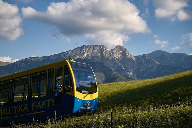 Zakopane and Hot Springs from Krakow Full-Day Tour - Starting the Day: Convenient Pickup and Comfortable Transport