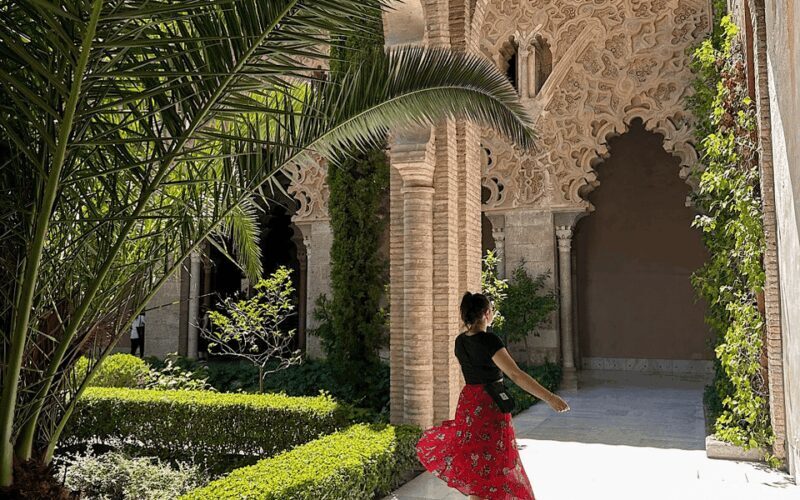 Zaragoza: Complete tour, one thousand and one nights experience with dinner - The Sum Up