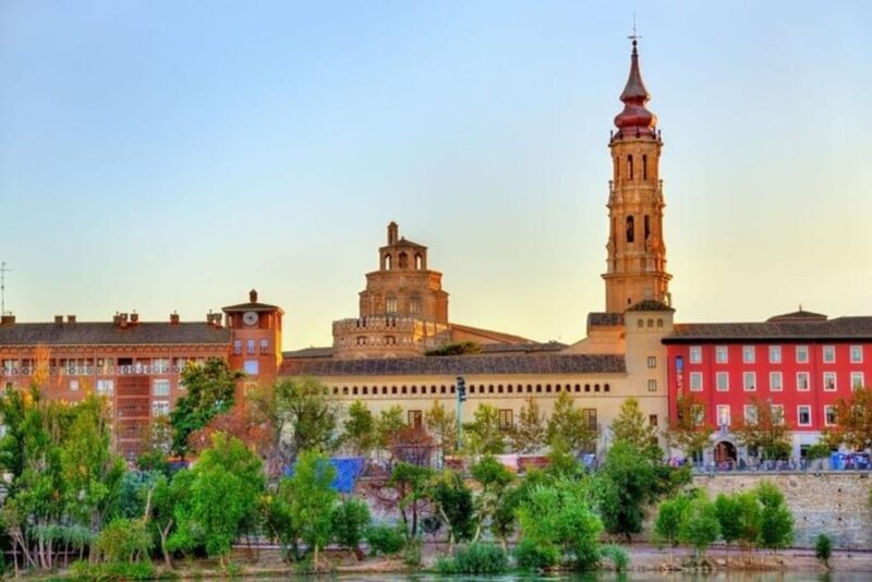 Zaragoza : Private Custom Walking Tour with a Local Guide - Frequently Asked Questions