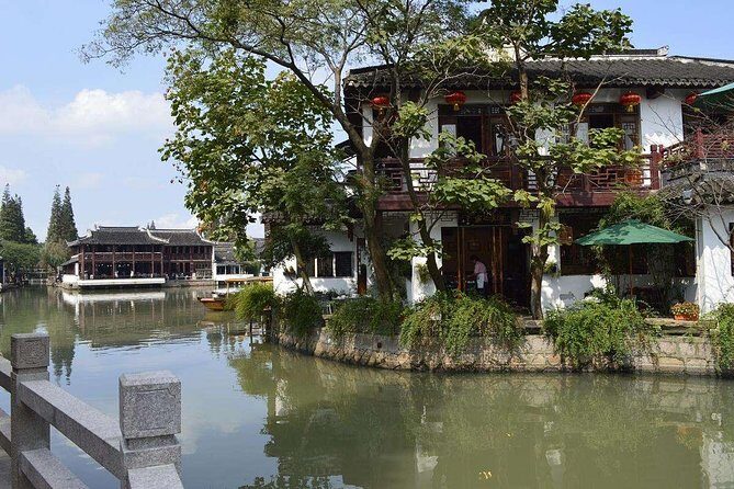 Zhujiajiao Water Village & Seven Treasure Town Day Tour from Shanghai - Key Points