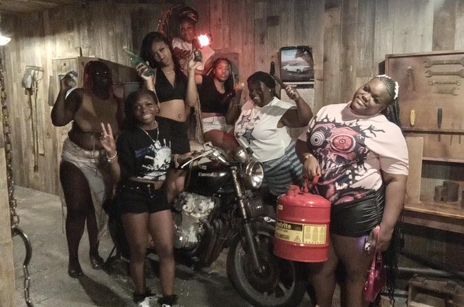 Zombie Outbreak Escape Room in Miami Beach - Group Size and Logistics