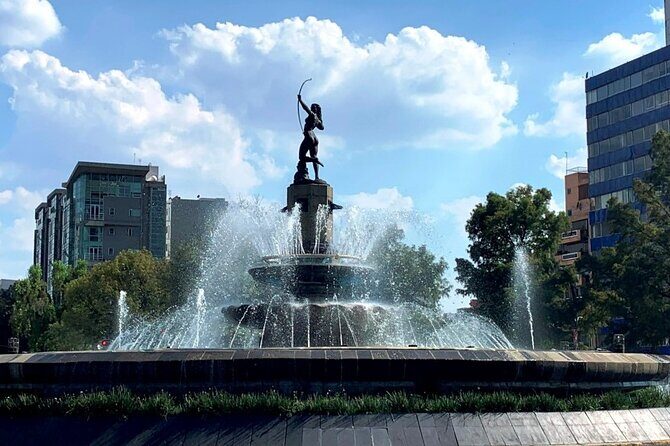 Zona Rosa Mexico City Nightlife of Magic LGBT+ And Bar Tour - Stop 4: Final Cheers at Vaqueros Bar