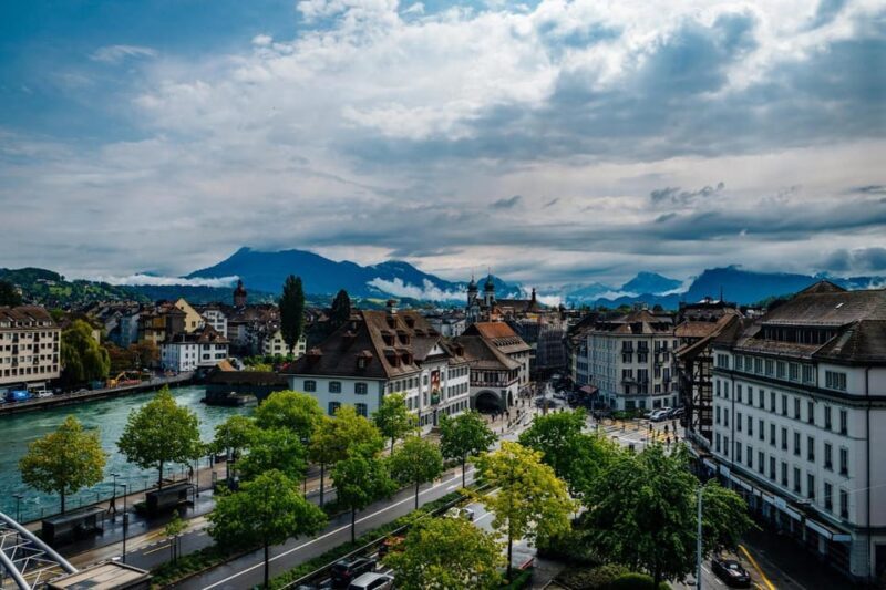 Zug: Express Walk with a Local in 60 minutes - A Closer Look at the Itinerary and Highlights