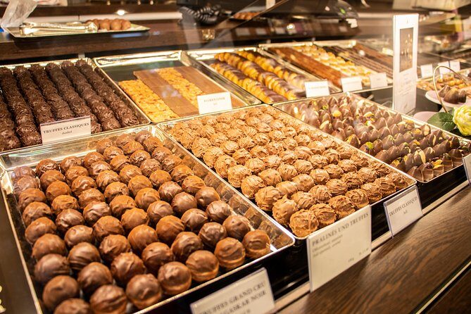 Zurich: Chocolate Tasting and Walking Tour with a Local - The Experience in Detail