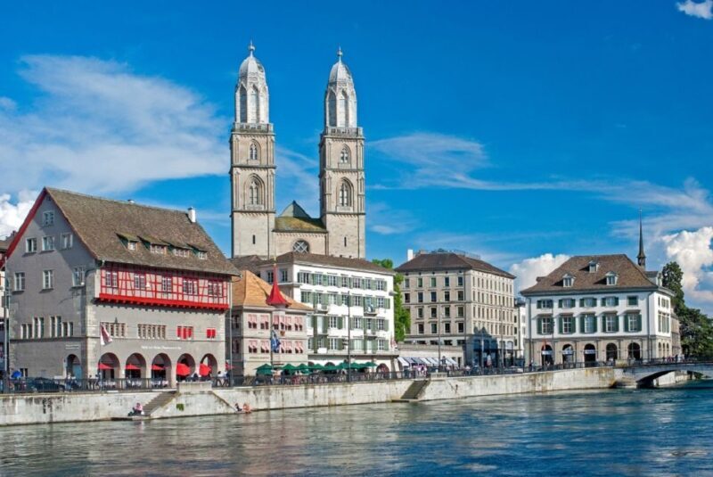 Zurich: City Sightseeing Tour with Lake Cruise - Key Points