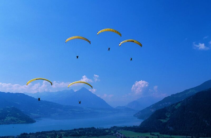 Zurich: Day trip to Interlaken incl. tandem paragliding - The Free Time in Interlaken
