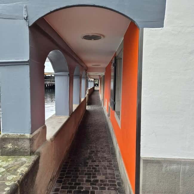 Zurich: Old Town Walking Tour - Key Points