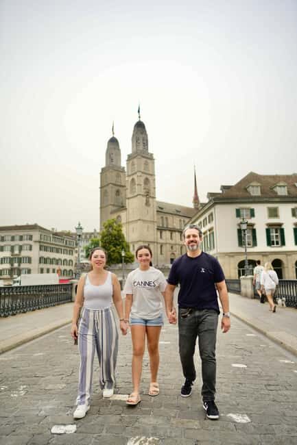 Zurich: Photoshoot & Private Guided Tour with a Local - Key Points