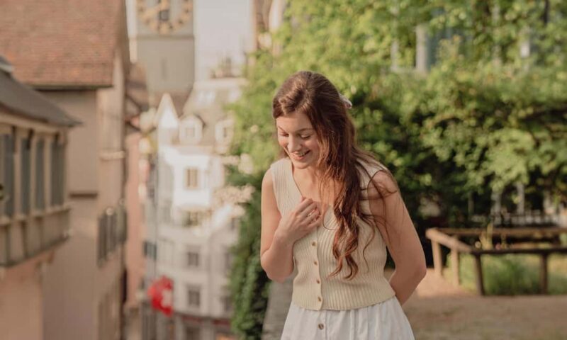 Zurich: Private Professional Photoshoot at Lindenhof - What to Expect from Your Zurich Photoshoot