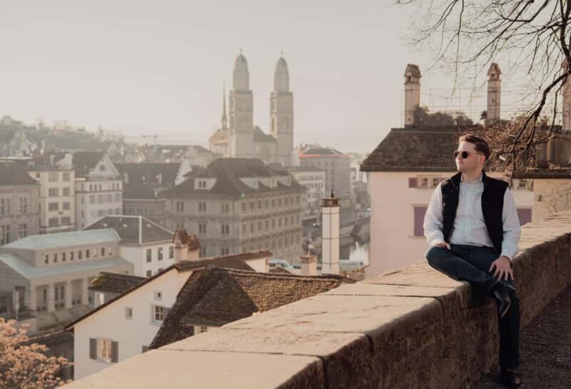 Zurich: Private Professional Photoshoot at Lindenhof - FAQs