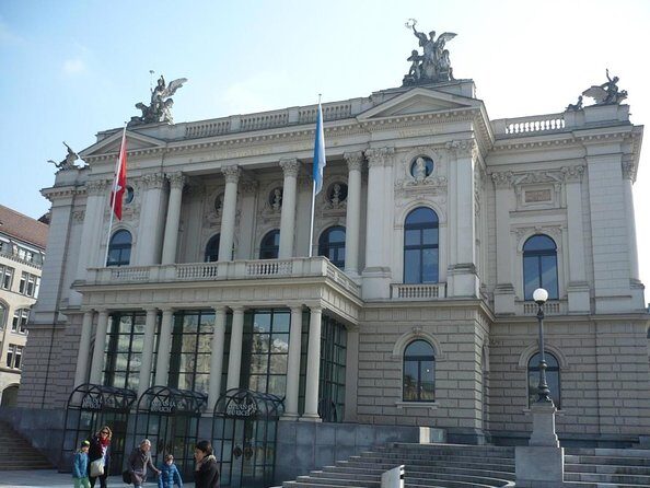 Zürich Private Walking Half-Day Trip with optional Lake Cruise - Discover Zurich in a Nutshell: The Private Walking Tour Experience